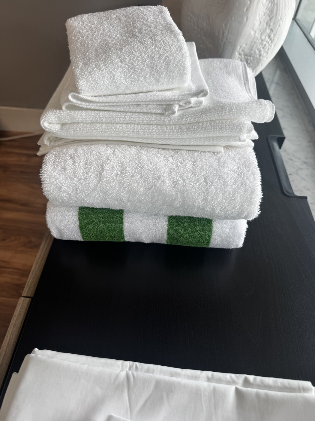Bedding — Essential (90% Cotton, 350 TC)